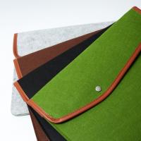 Чехол фетровый для планшета/ноутбука (15.4) на кнопке серый