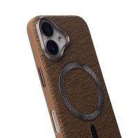 Чехол LUXURY Leather Case с поддержкой MagSafe для iPhone 16 desert titanium