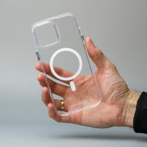 Чехол SPACE CASE с поддержкой MagSafe для iPhone 13 прозрачный