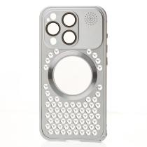 Металлический чехол AROMA PERFORATED METAL с поддержкой MagSafe для iPhone 15 Pro серебряный