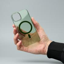 Пластиковый чехол Lux Clear с поддержкой MagSafe для iPhone 15 зеленый