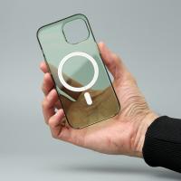 Пластиковый чехол Lux Clear с поддержкой MagSafe для iPhone 15 зеленый